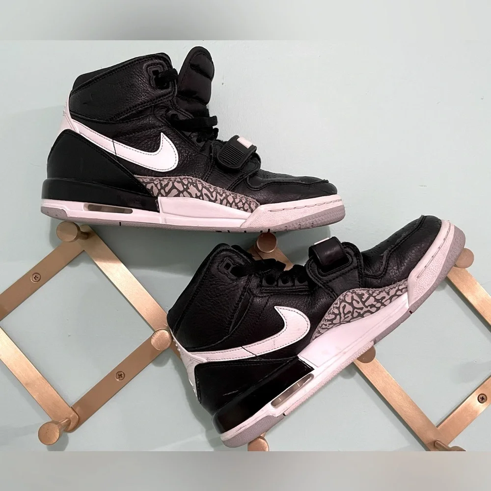 Jordan Legacy 312 High top Sneakers - Picture 1 of 9